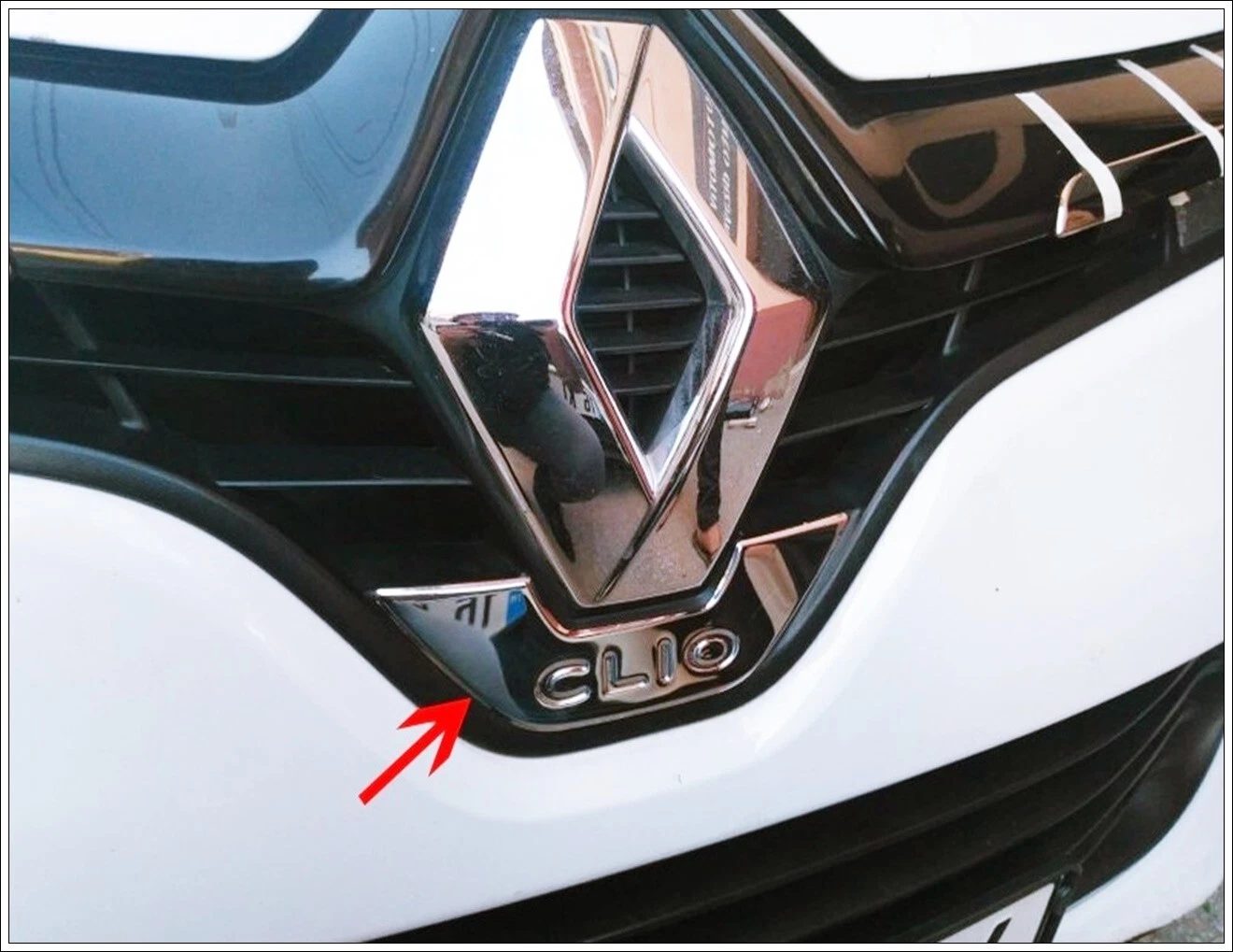 Renault CLIO IV HB RENAULT CLIO IV 2012> Amblem Çerçevesi 1 Prç. P.Çelik HB - 2823 000014 - Görsel 2